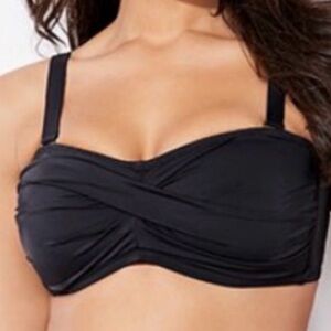 Chic Black Bandeau Bikini Top
Plus Size 14 Swimsuits For All